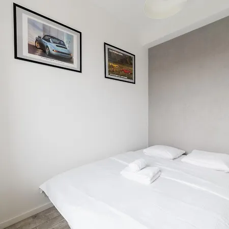 Goplana Deluxe By Bookinghost *