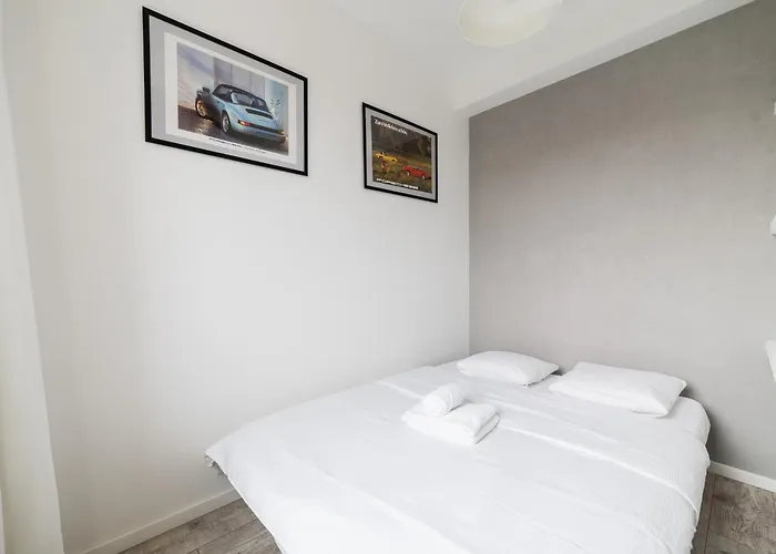 Goplana Deluxe By Bookinghost *